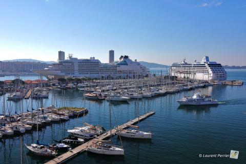 Ports of Toulon Bay welcomed simultaneously for the very first time the two cruise ships SEABOURN OVATION and NAUTICA - Κεντρική Εικόνα Ports of Toulon Bay welcomed simultaneously for the very first time the two cruise ships SEABOURN OVATION and NAUTICA - Κεντρική Εικόνα