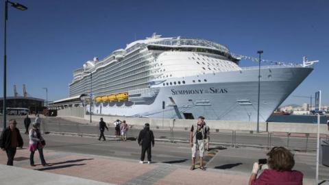 Malaga port hosts the presentation of Symphony of the Seas - Κεντρική Εικόνα Malaga port hosts the presentation of Symphony of the Seas - Κεντρική Εικόνα