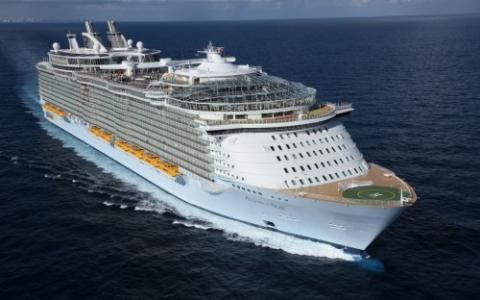 port of barcelona in 2015 the world s largest ship will have