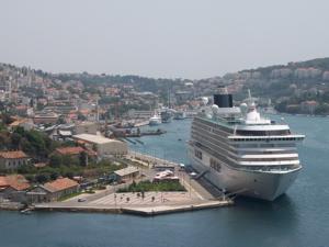 Dubrovnik Port: Celebrating record cruise passenger numbers - Κεντρική Εικόνα Dubrovnik Port: Celebrating record cruise passenger numbers - Κεντρική Εικόνα