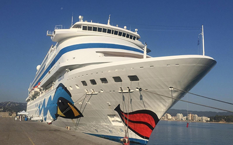 The port of Palamós welcomes the cruise ship ‘Aidacara’ for the first time, with over a thousand passengers - Κεντρική Εικόνα The port of Palamós welcomes the cruise ship ‘Aidacara’ for the first time, with over a thousand passengers - Κεντρική Εικόνα