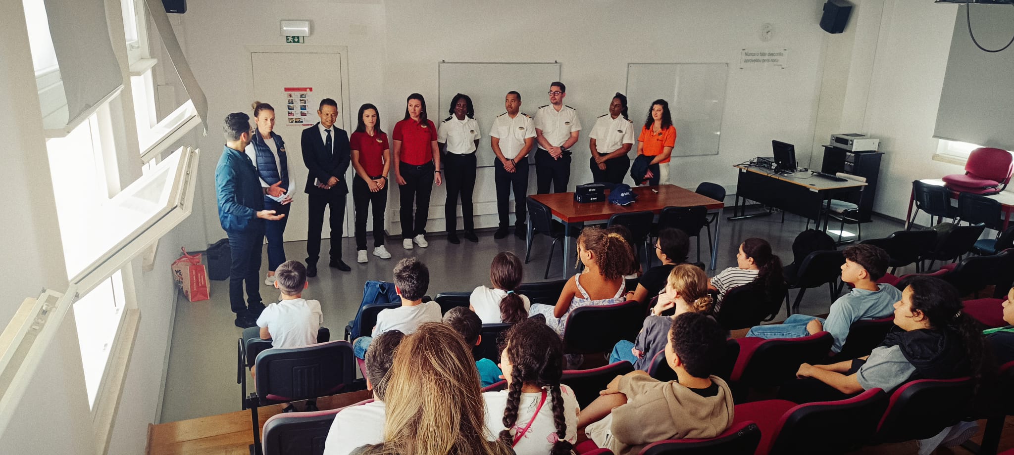 On October 7, with great enthusiasm and participation, the first session of the educational program “All Aboard!” took place at the Gil Vicente School in Lisbon  (Image at LateCruiseNews.com - November 2025)