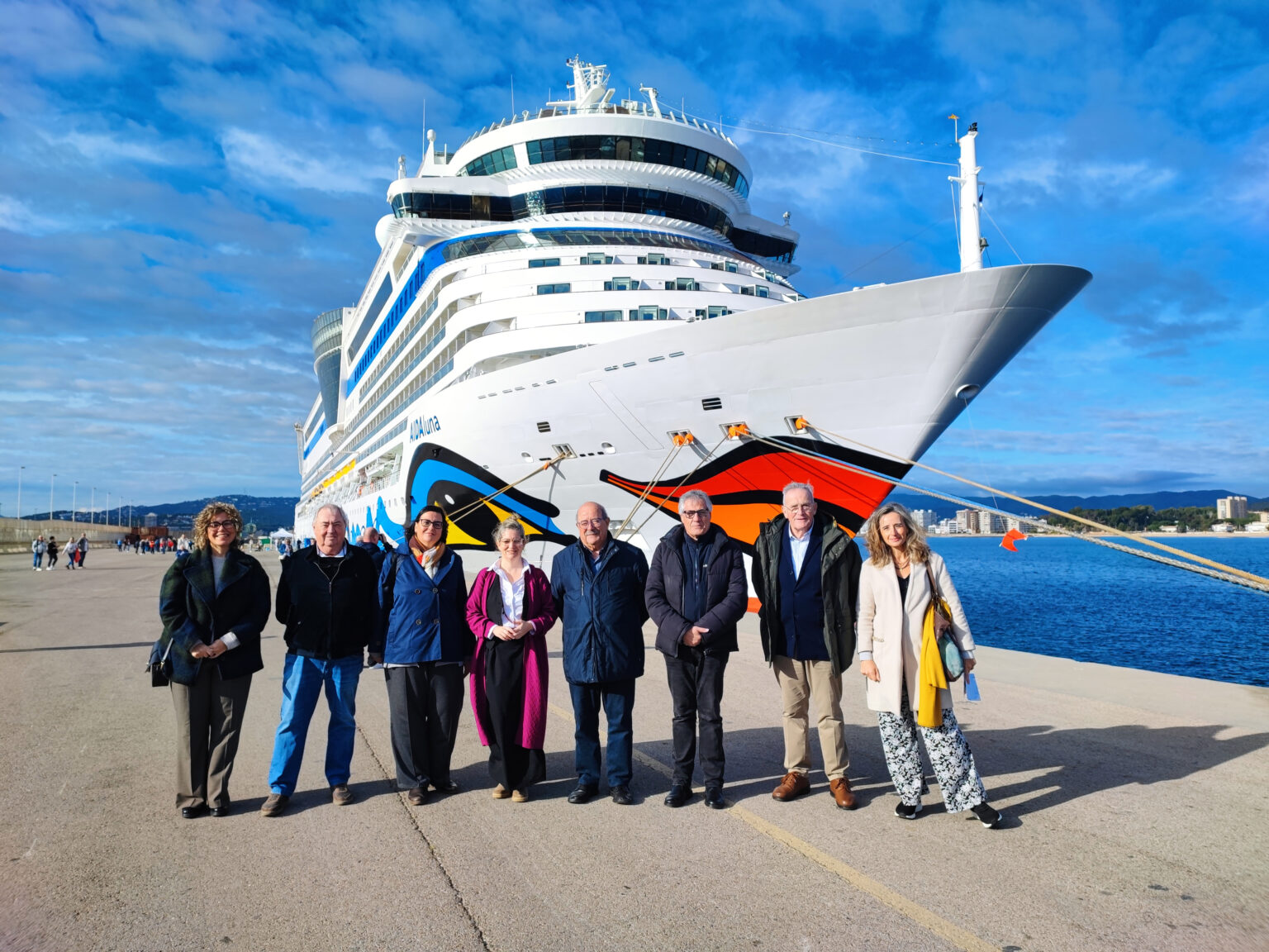 Costa Brava closes its best cruise season with 80 calls and 69,000 passengers - The Secretary of Mobility and Infrastructure and President of Ports de la Generalitat, Manel Nadal, accompanied by the Mayor of Palamós, Maria Puig, and the Mayor of Roses, Josep Maria Martínez, among other authorities and executives, officially closed the 2025 Costa Brava cruise season with the inaugural call of the cruise ship AIDAluna (Image at LateCruiseNews.com - December 2025)