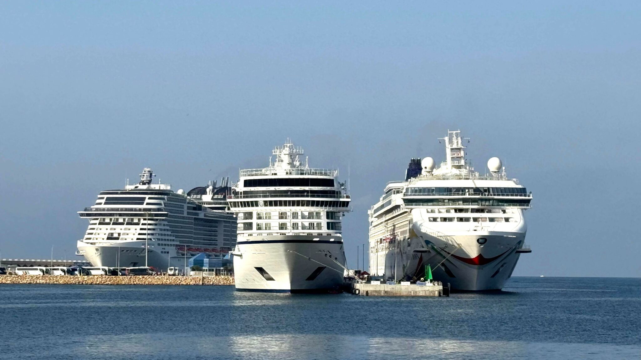 Tarragona Cruise Port achieved a major operational milestone on Sunday, 2 August, by simultaneously hosting three major cruise vessels. The port welcomed MSC Cruises’ MSC Virtuosa, Norwegian Cruise Line’s Norwegian Dawn, and Viking Ocean Cruises’ Viking Star.  (Image at LateCruiseNews.com - August 2026)